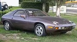 Pre-facelift Porsche 928 (1978; US)