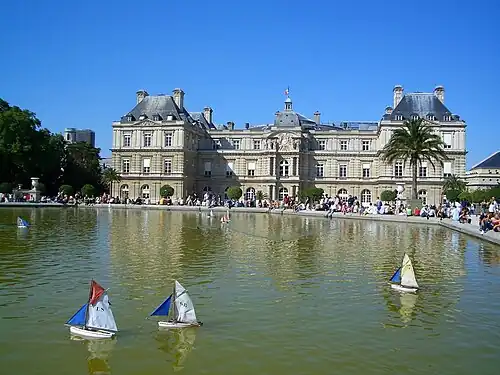 Model sailboats on the Grand Bassin, similar to those found in the Tuileries Garden