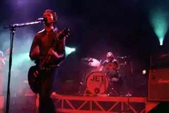 Nic (left) and Chris Cester of Jet in 2004