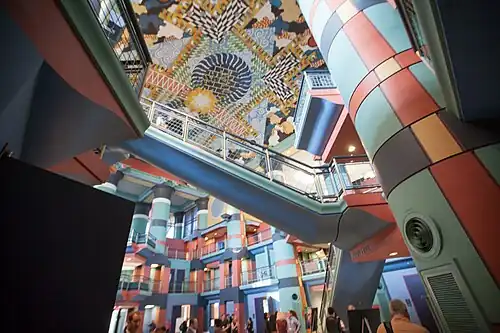 Duncan Hall, Rice University, US, by John Outram, 1996[89]
