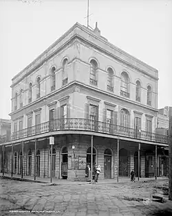 Three-storey rectangular building