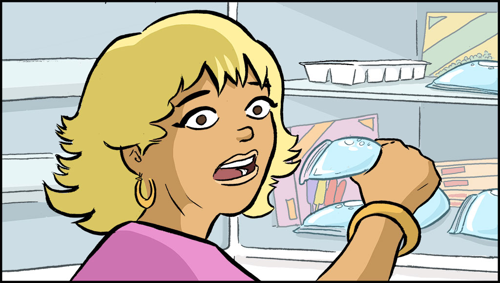 Un primer plano de la madre de Sonny mientras pone las bolsas plásticas en el refrigerador. 